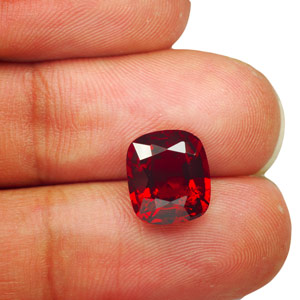 4.86-Carat Collector-Grade Pigeon Blood Red Burmese Spinel 4.86-Carat Collector-Grade Pigeon Blood Red Burmese Spinel